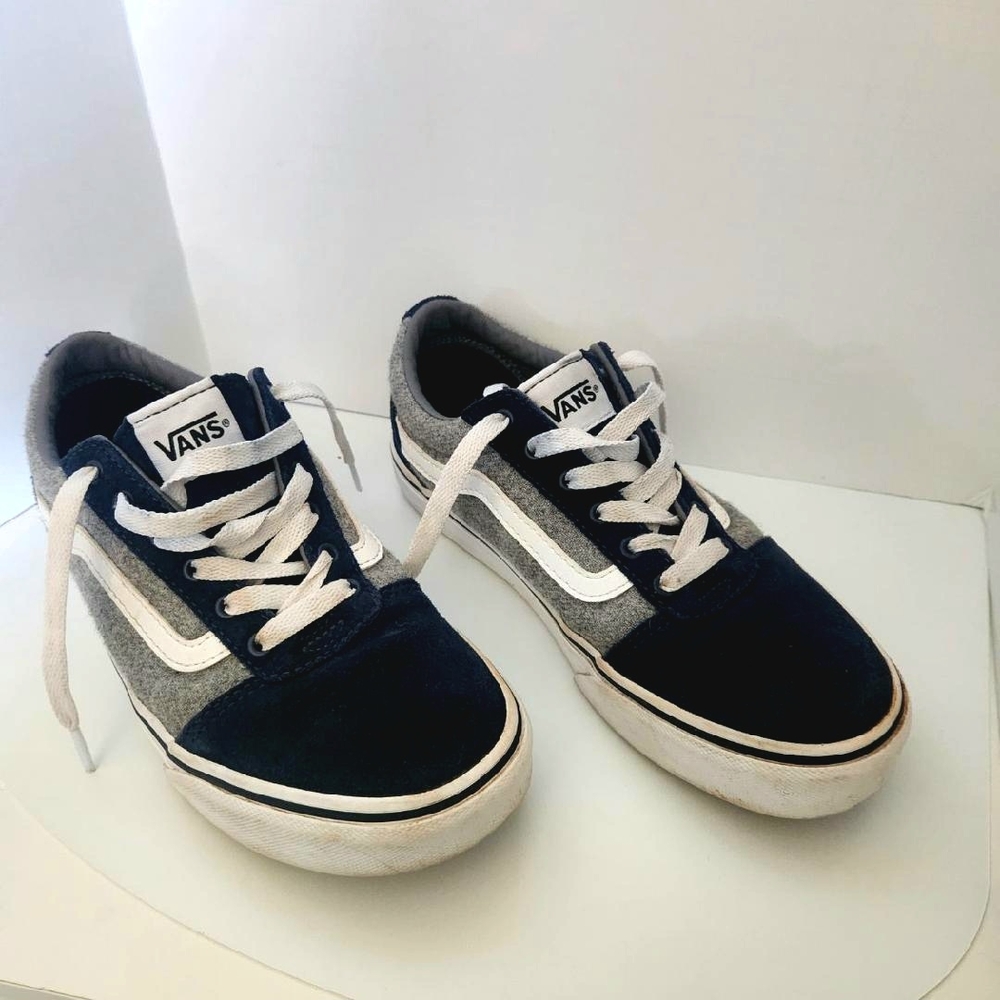 Kids Vans Sneakers Iconic Skate Design